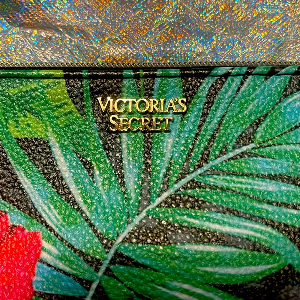 VS Island Vibes Clutch Purse - Picture 4 of 4